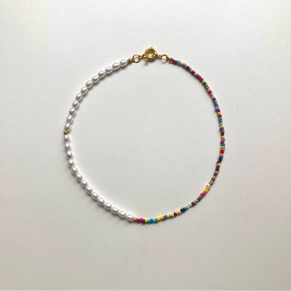 MULTI-COLOR INDIE BEADED NECKLACE - Picture 2 of 3